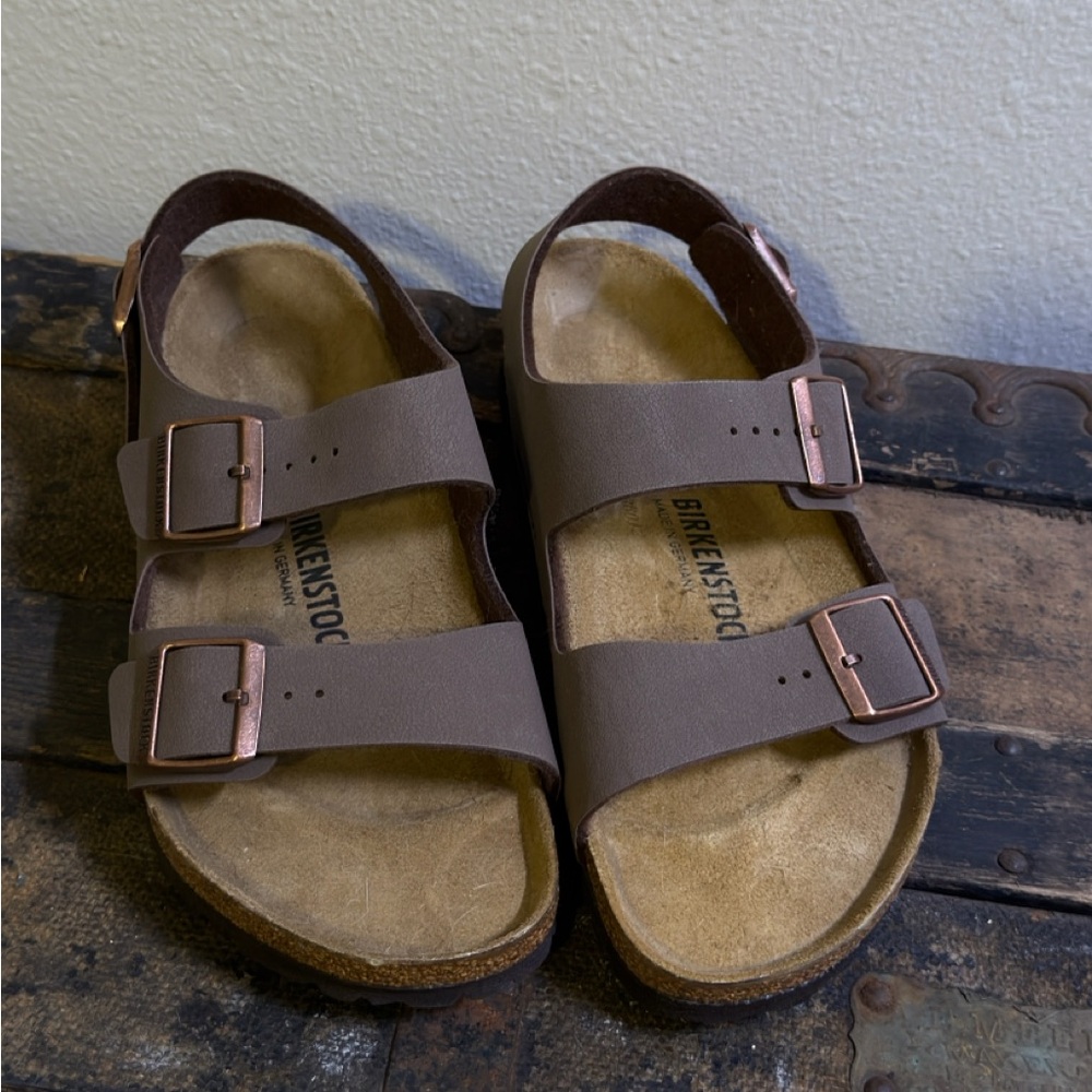 Birkenstock Milano Size 41 in Mocha